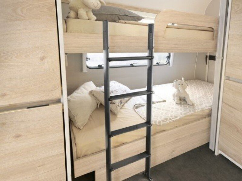 DET Camper 560 FMK Stockbetten 291124 RET Screen