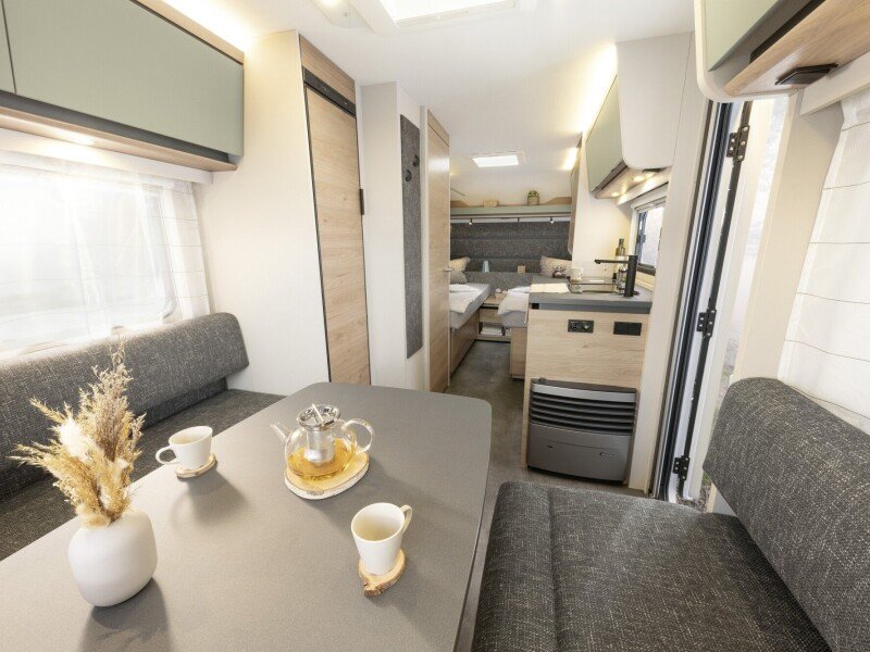 DET Camper 460 EL Durchsicht 201124 RET