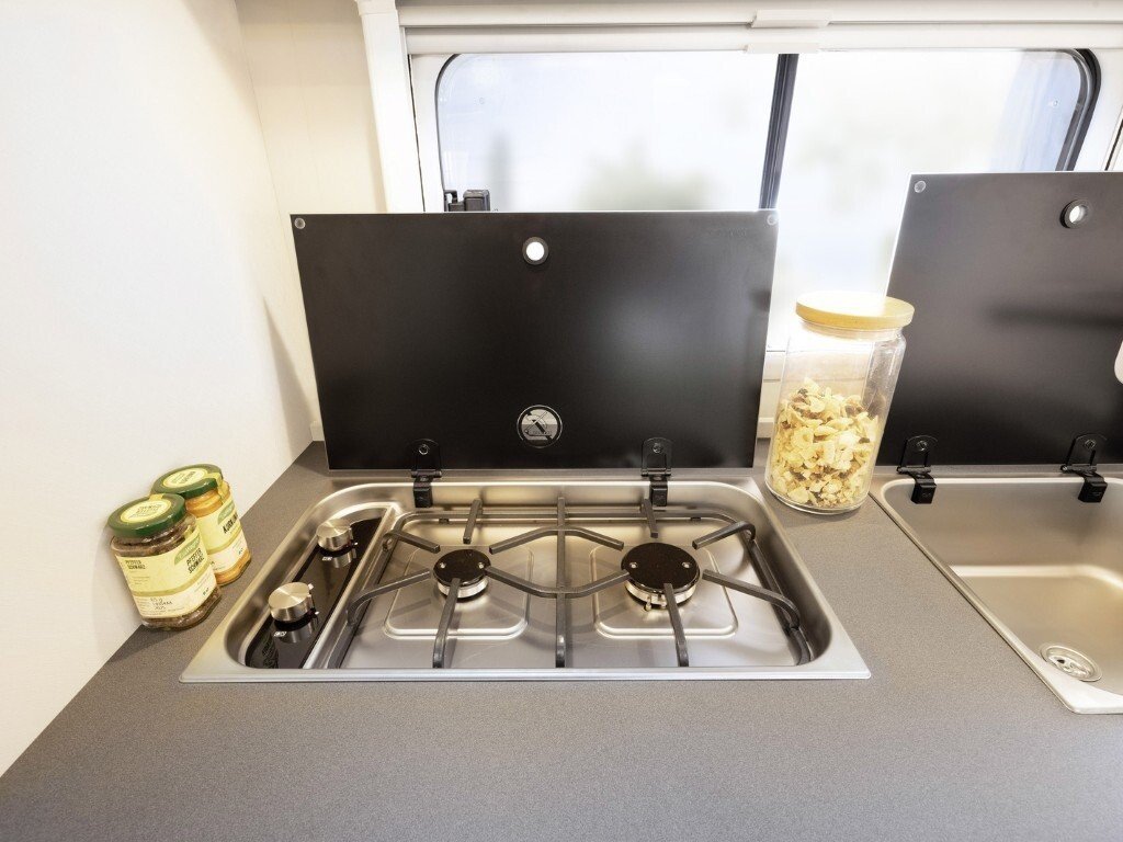 DET Camper 560 FMK Kocher Spuele 261124 RET Screen