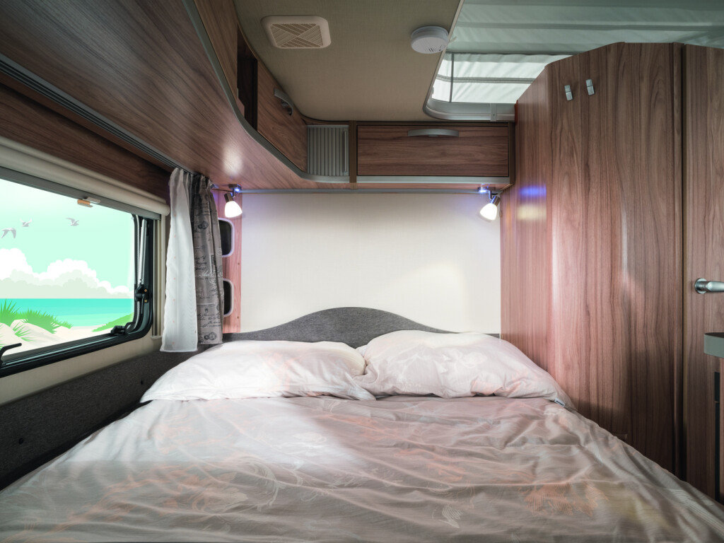 ER17 Feel425 Chia Fay Heckquerbett illu Screen 96 dpi