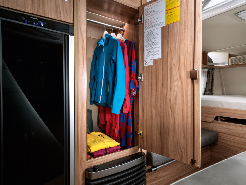 Felling 515 Kleiderschrank fin Screen 96 dpi