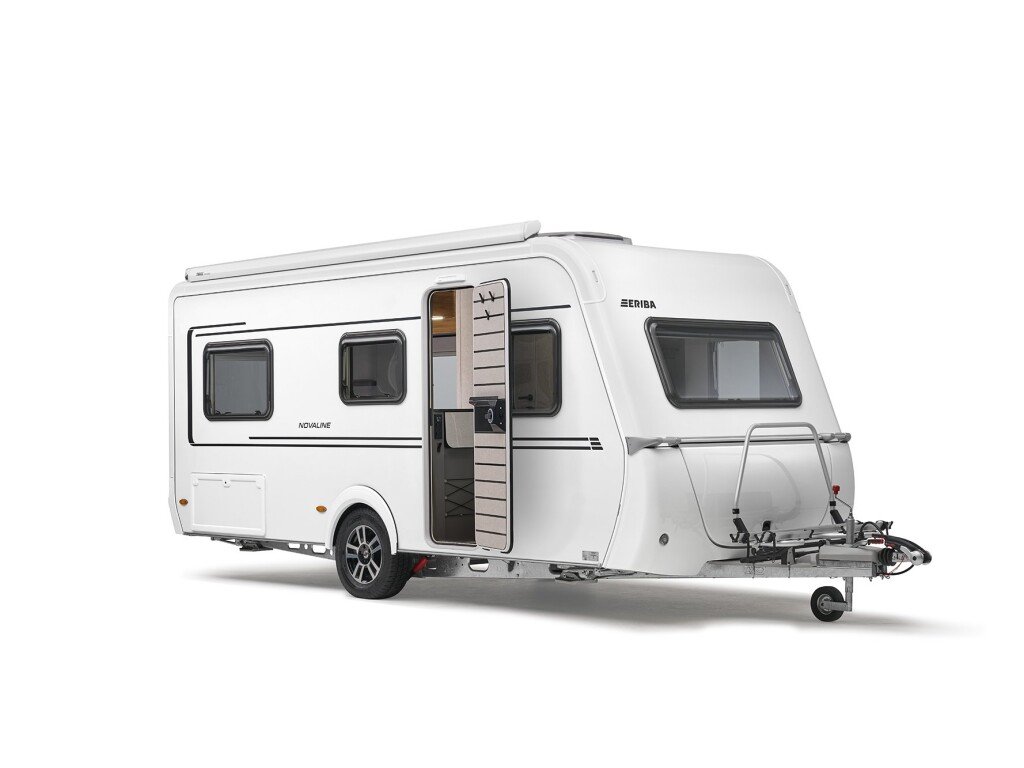 Eriba Novaline 442 3 4 Front Tur auf