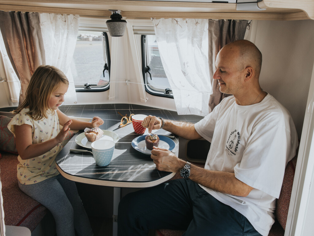 2409 Eriba Touring 430 Tango Red Fotografie Lisa And Sven 7721 Screen