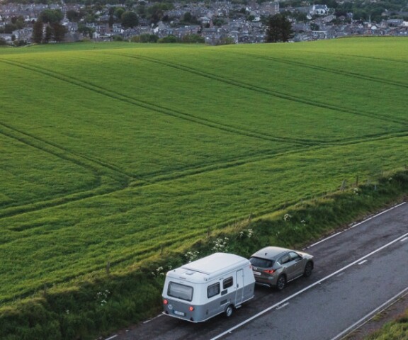 Gewoon met de E-trailer app op jouw smartphone!