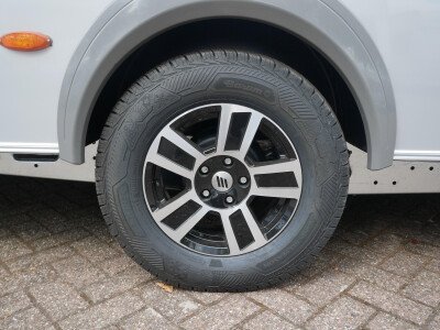 Eriba Novaline 442 V image