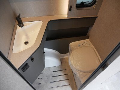 Eriba Novaline 442 V image