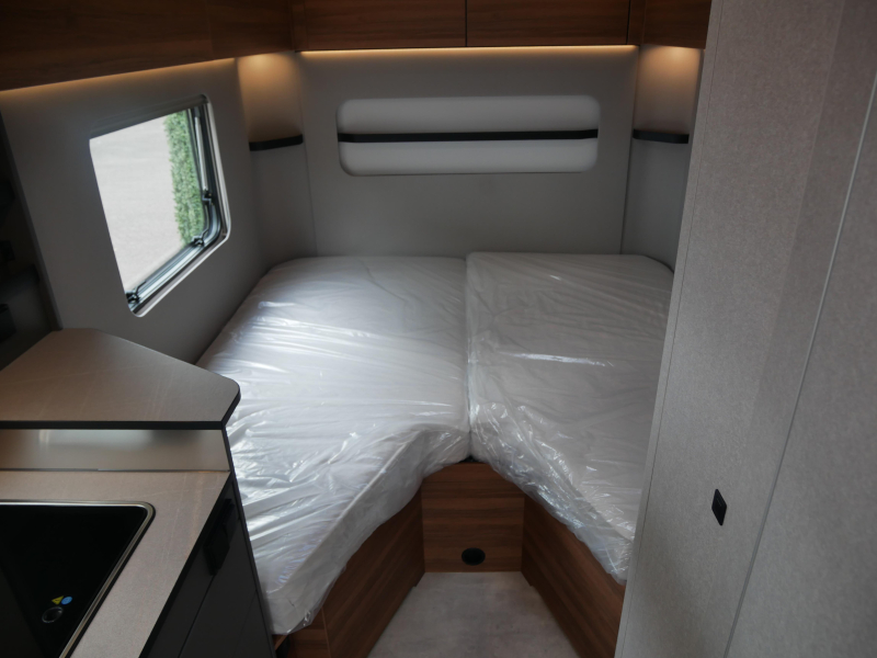 Eriba Novaline 442 V image