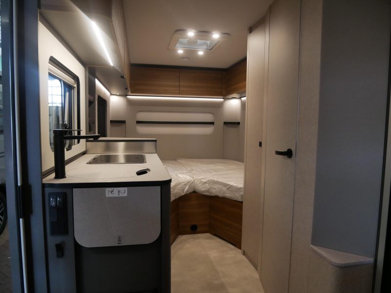 Eriba Novaline 442 V image