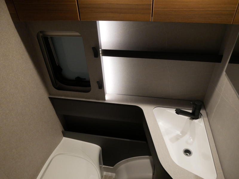 Eriba Feeling 425 image