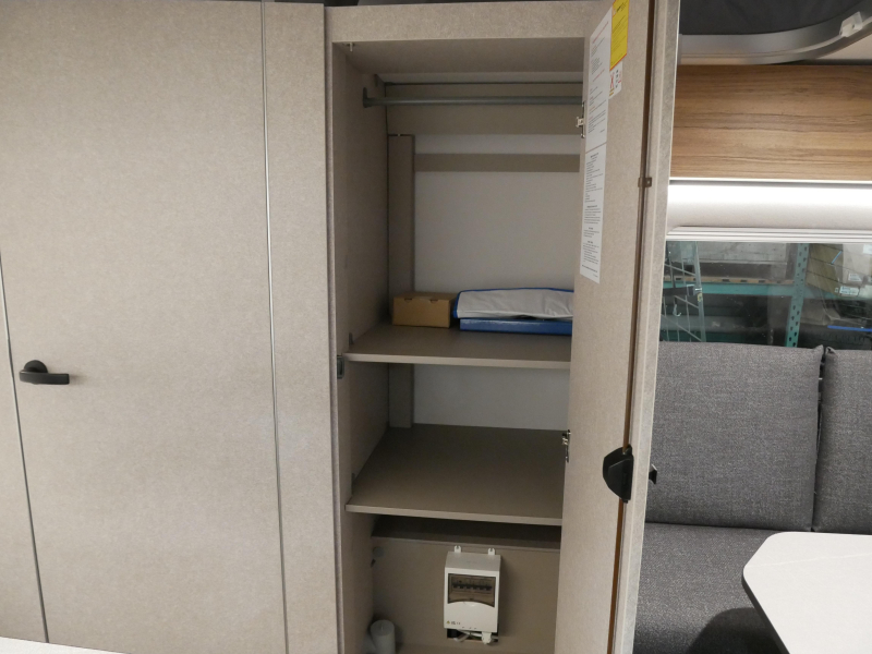 Eriba Feeling 425 image