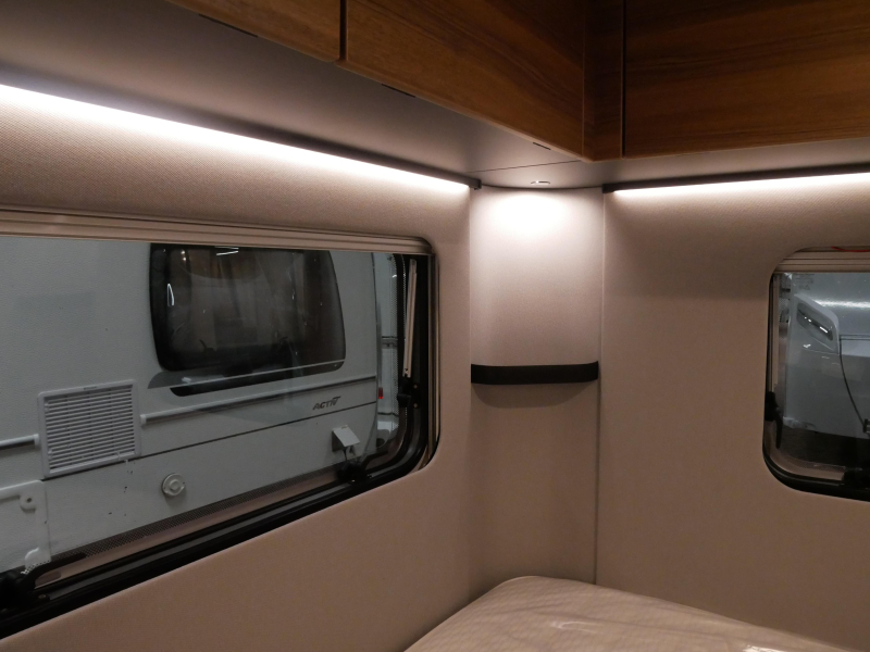 Eriba Feeling 425 image