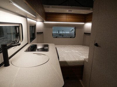 Eriba Feeling 425 image