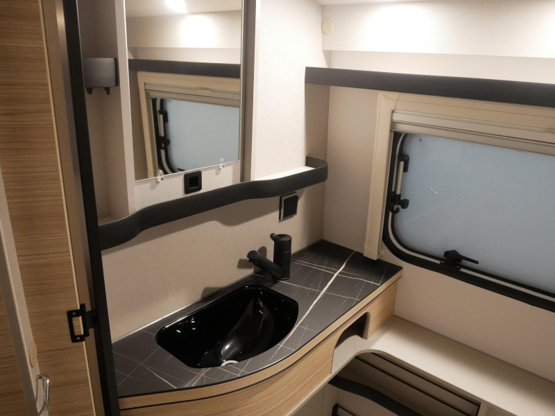 Eriba Touring 642 image
