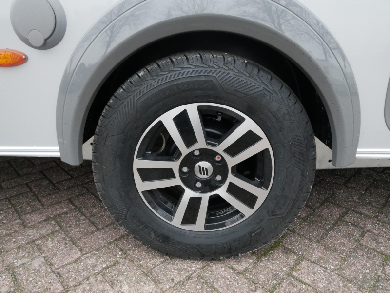 Eriba Novaline 465 image