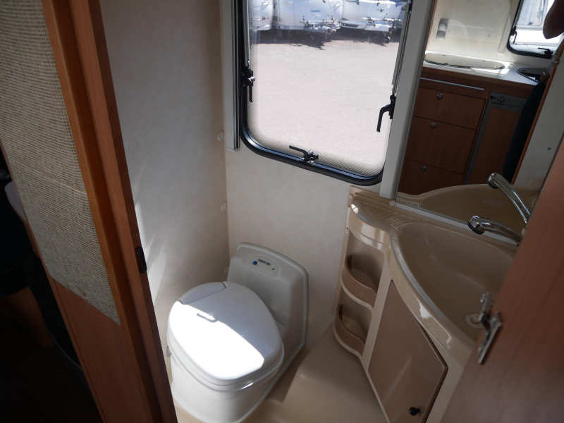 Adria Adora 472 LU image