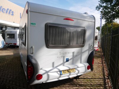 Knaus Sport Premium Line 450 FU image
