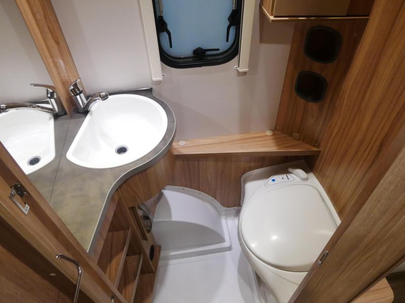 Eriba Nova Light 442 image