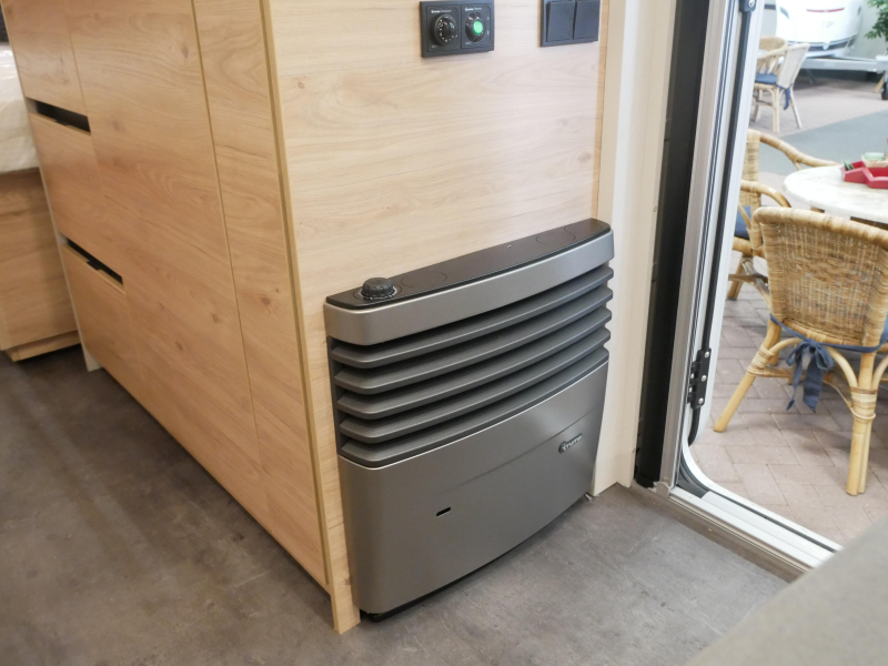 Dethleffs R48 460 EL image